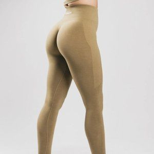 Alphalete Amplify Leggings | Not Gold